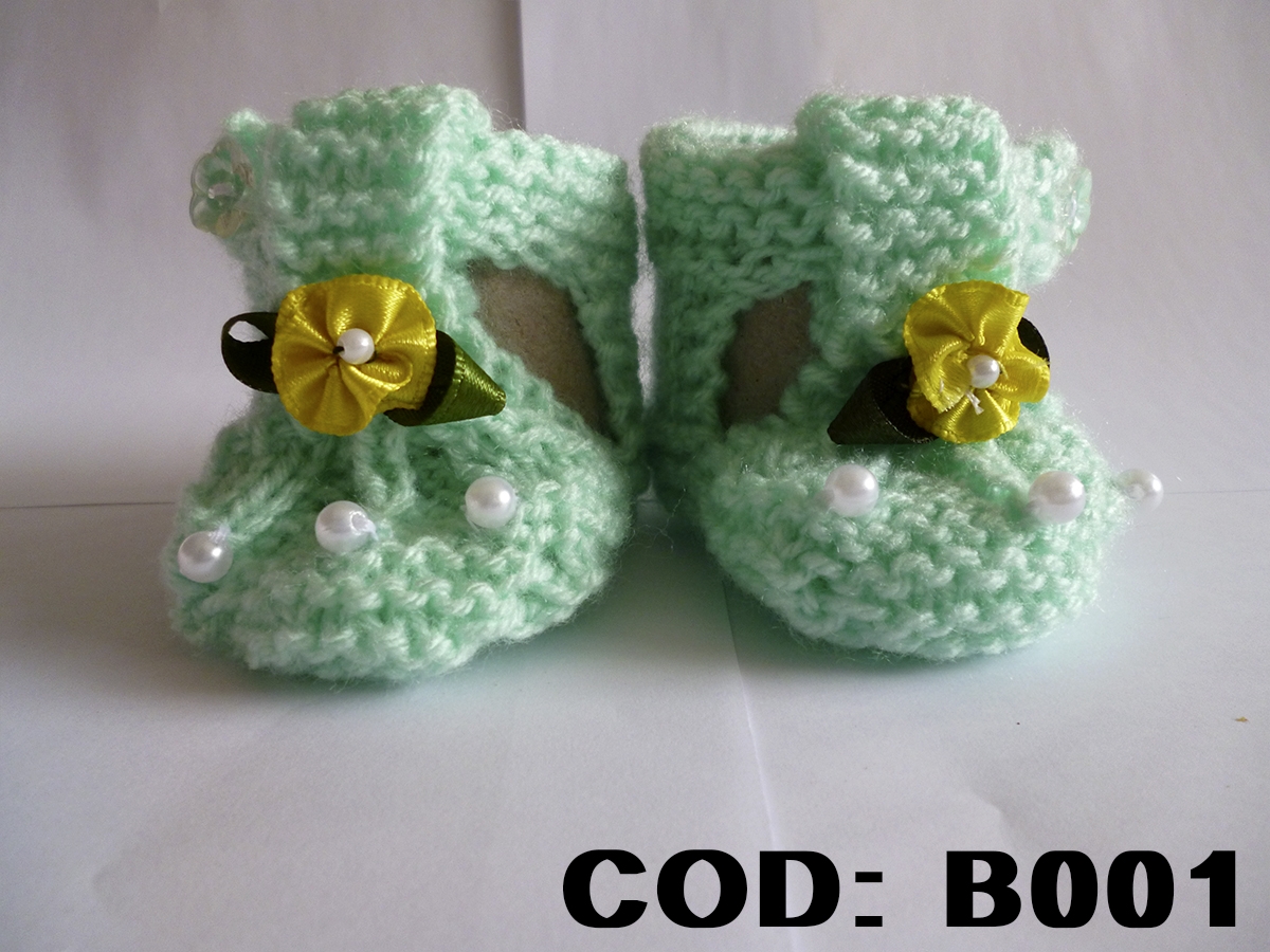 b001 botines verde en lana con rosa amarilla y perlas antialergicos