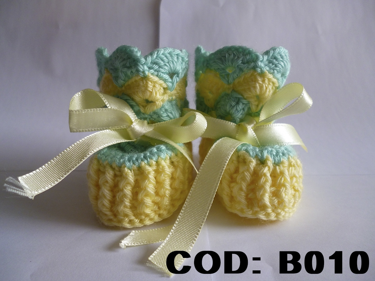 b010 botines amarillos con verde lana con lazo en lana bebe antialergicos