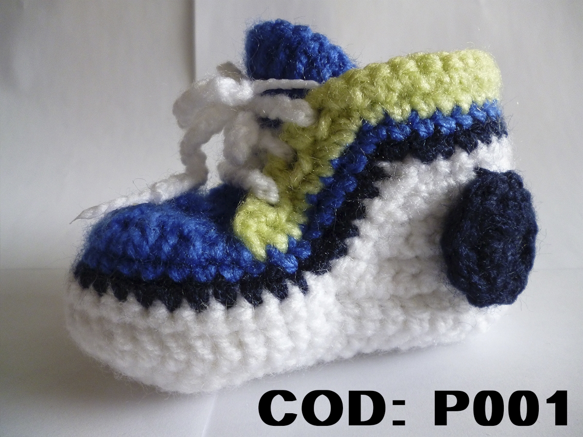 p001 patucos verde azul y blanco lana con pasador y adorno de rueda en lana