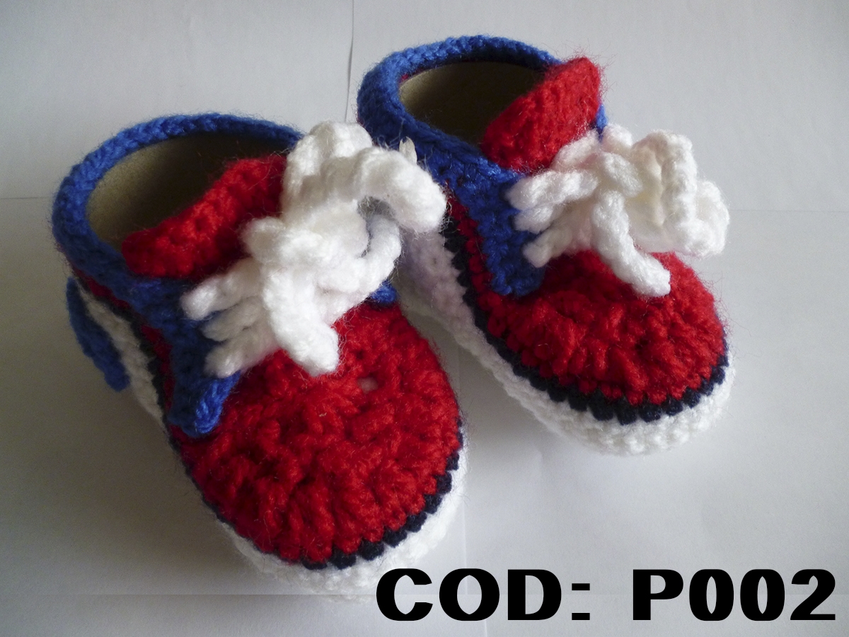 p002 patucos azul rojo y blanco verde azul y blanco lana con pasador y adorno de rueda